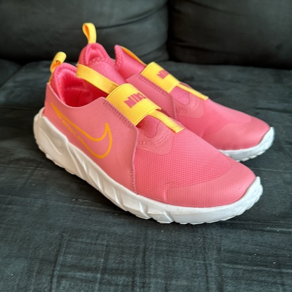 Nike runners - EU40 - 7Y - women’s 9​ - Picture 3 of 8